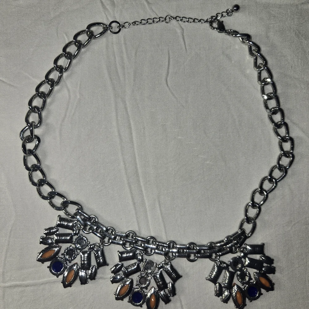 Silver and Purple Floral Statement Necklace - Picture 4 of 5